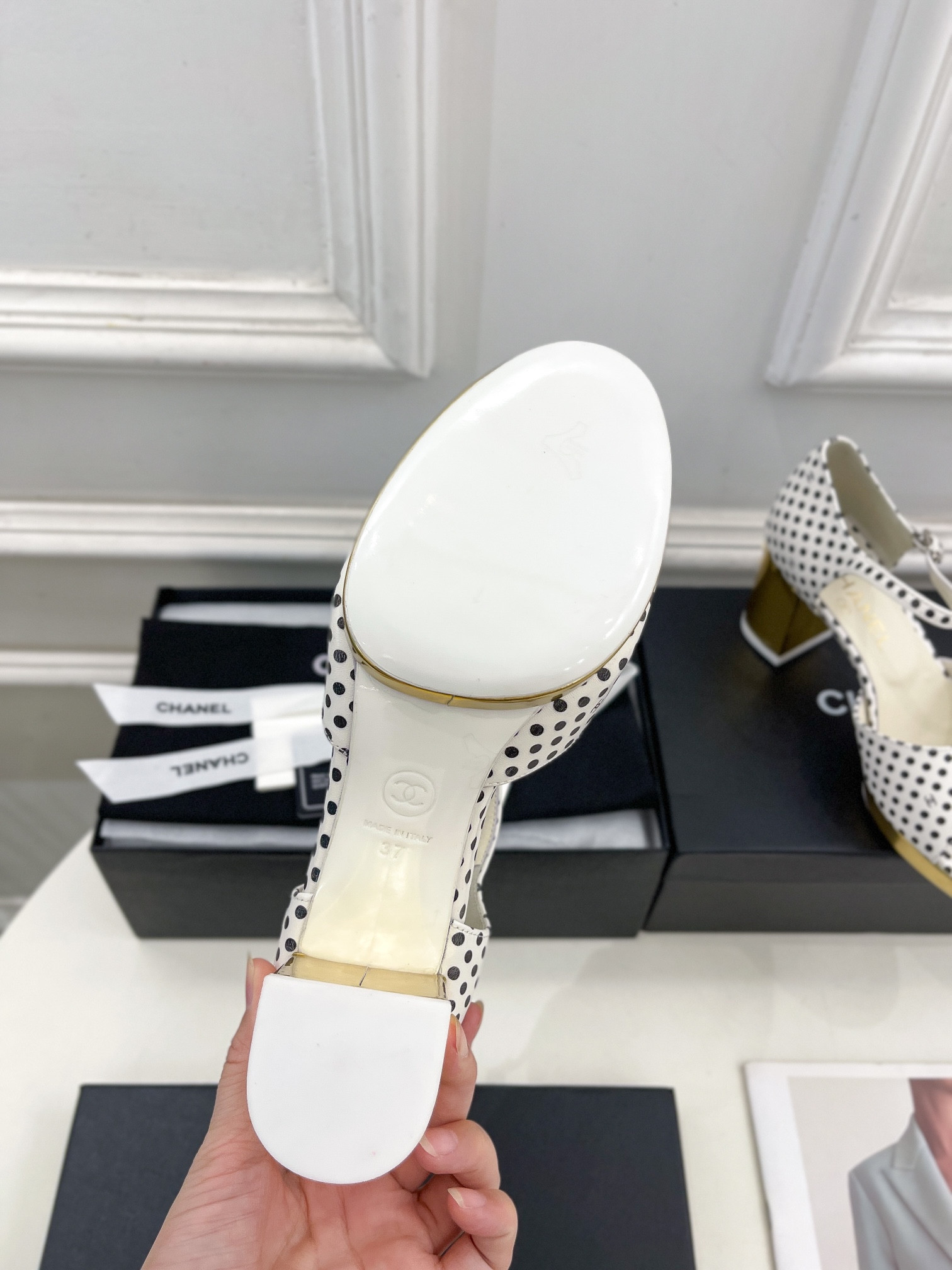 UA Ch**el HEELED SANDALS