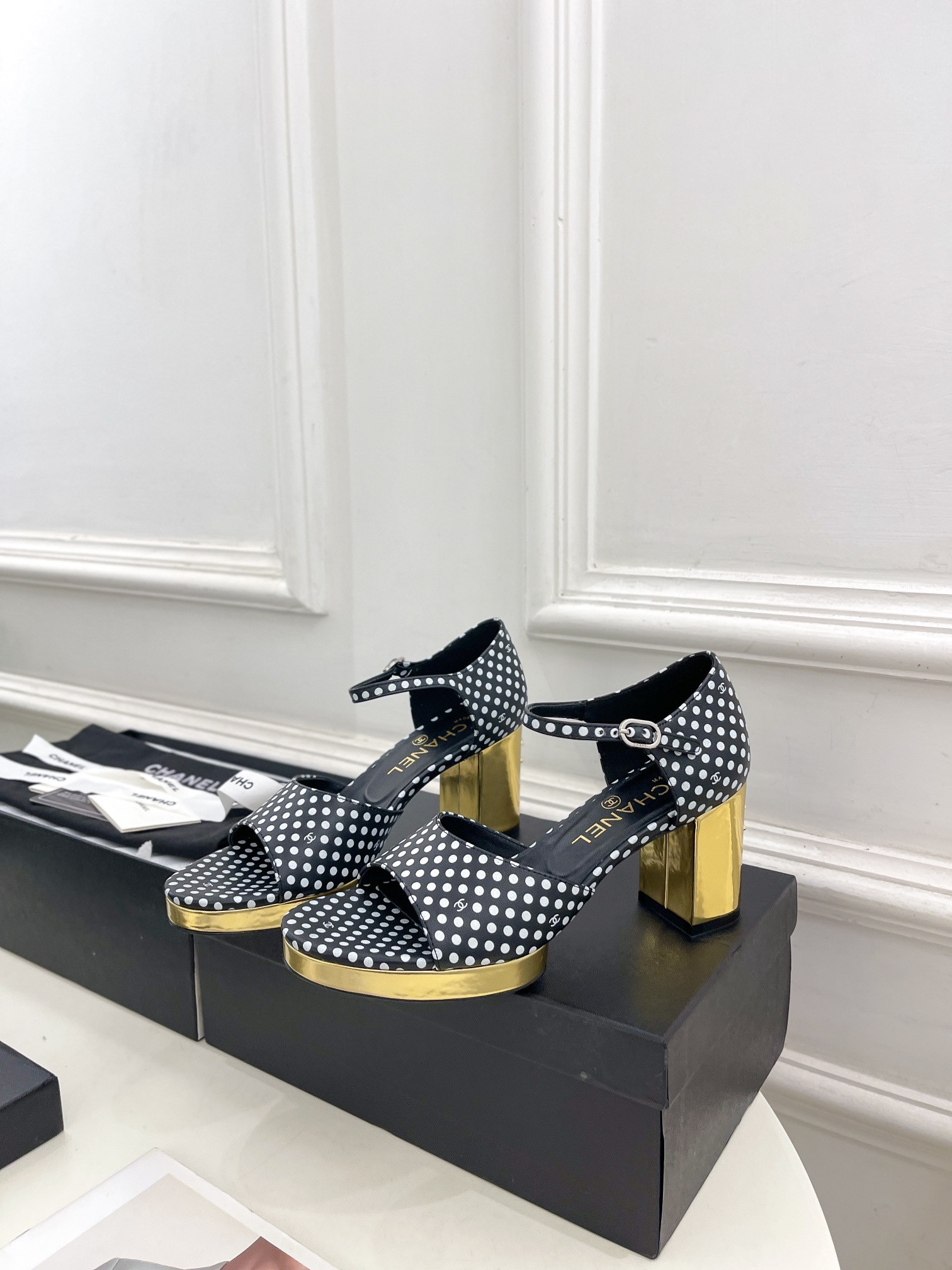 UA Ch**el HEELED SANDALS