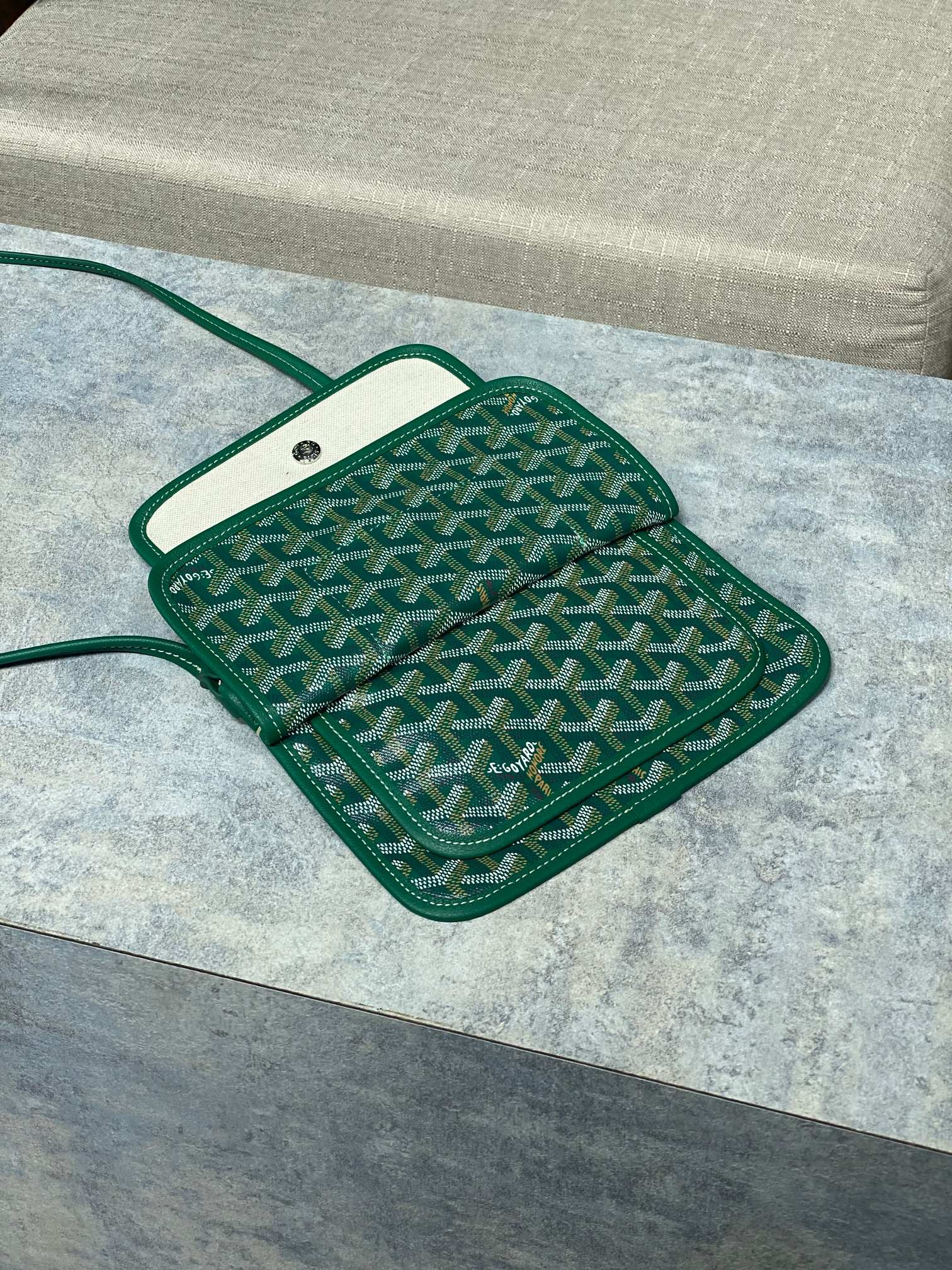 G09ard Plumet Pocket Wallet 21x14x2.5cm