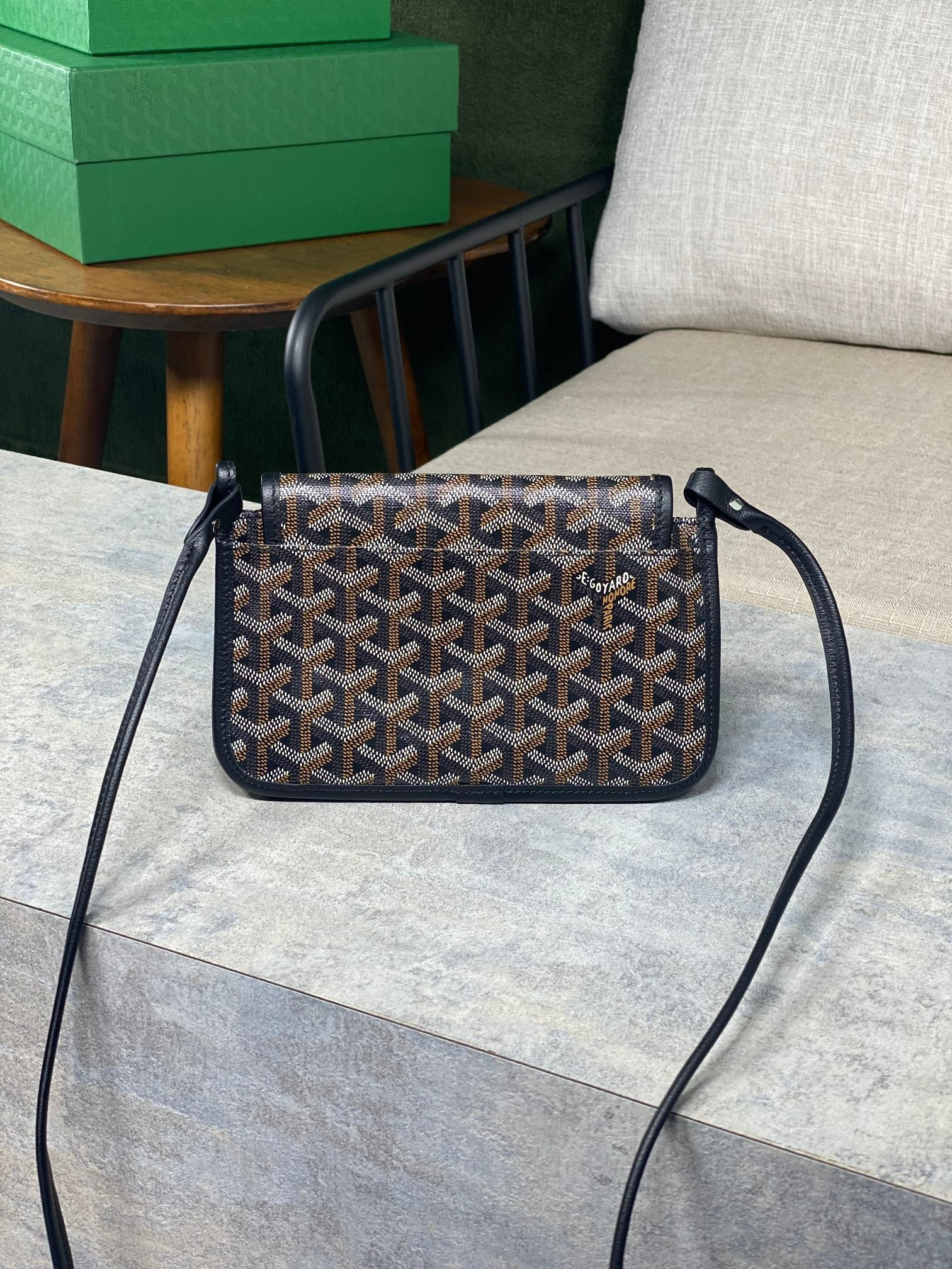 G09ard Plumet Pocket Wallet 21x14x2.5cm