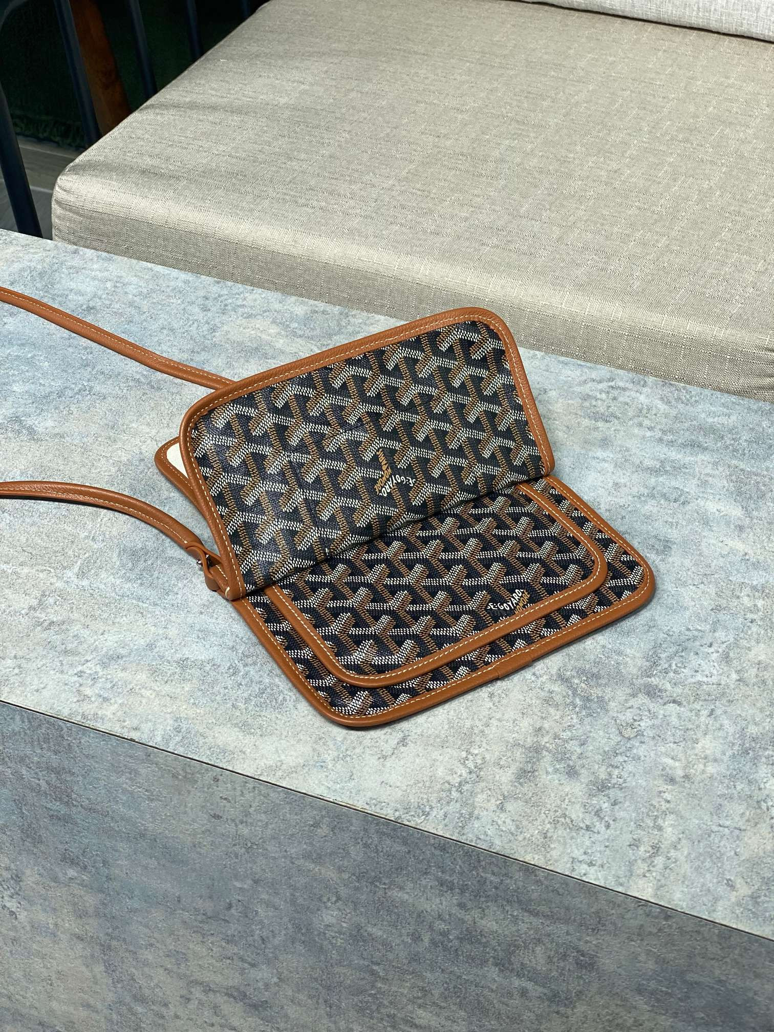 G09ard Plumet Pocket Wallet 21x14x2.5cm