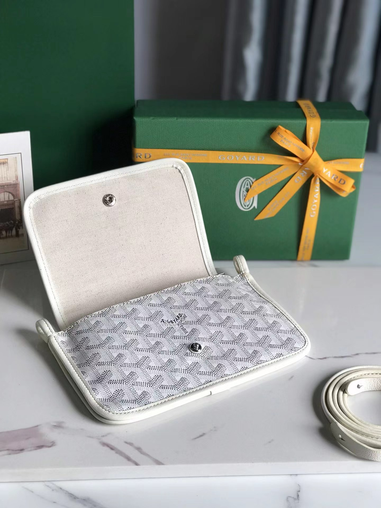 G09ard Plumet Pocket Wallet 21x14x2.5cm