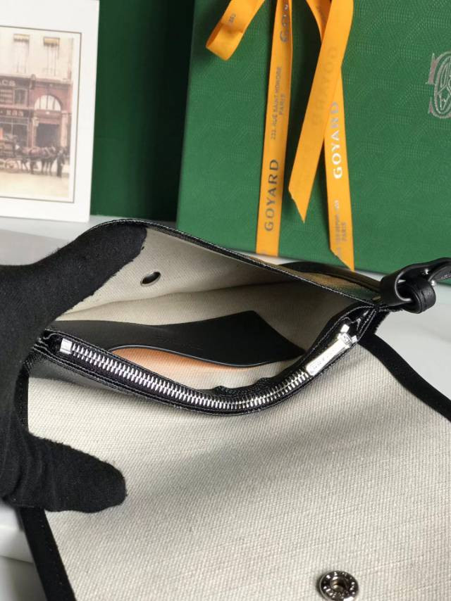 G09ard Plumet Pocket Wallet 21x14x2.5cm