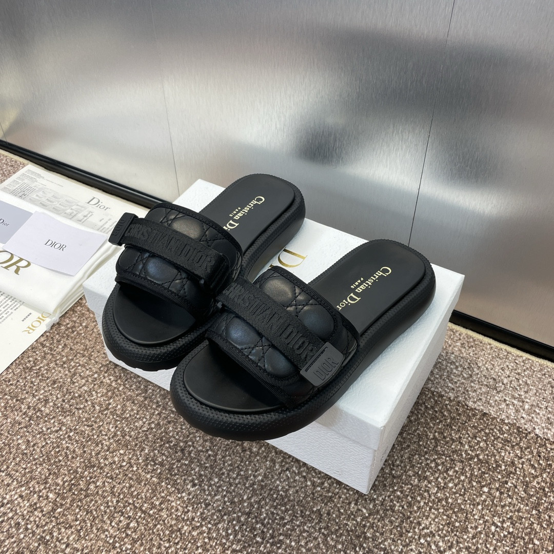 UA D10r D10riviera Dio(r)evolution Slide