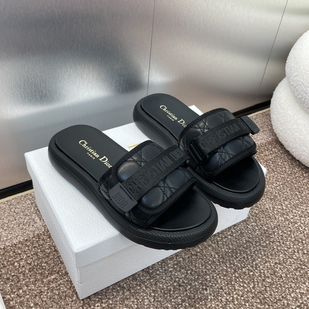 UA D10r D10riviera Dio(r)evolution Slide