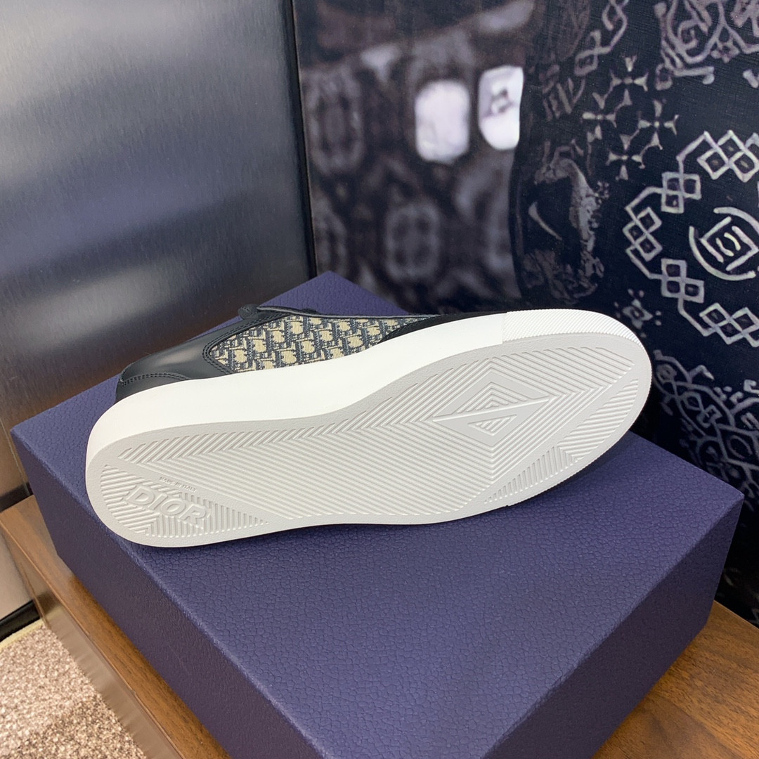 UA D10r B101 Sneaker