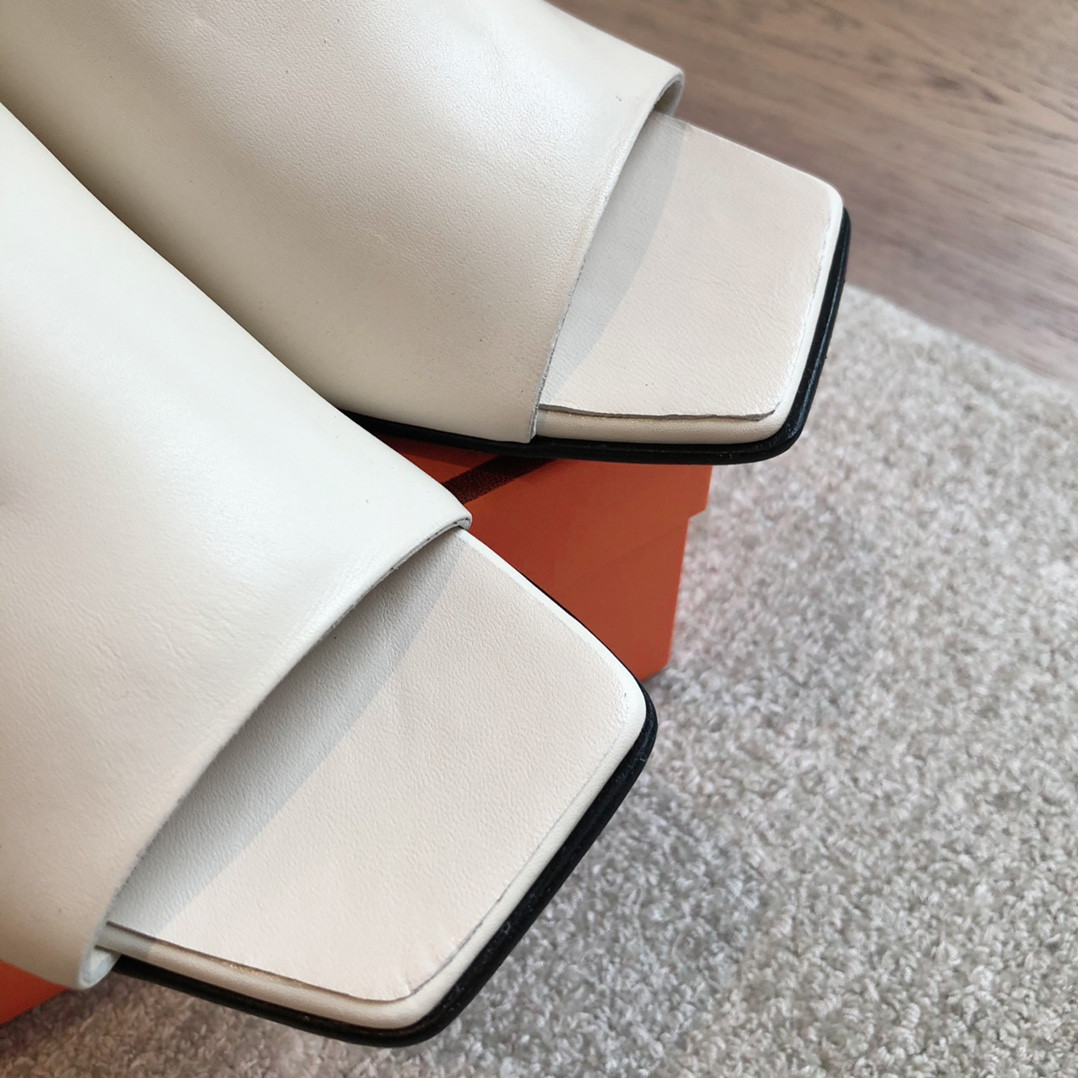 UA H**me5 Iconique 60 sandal