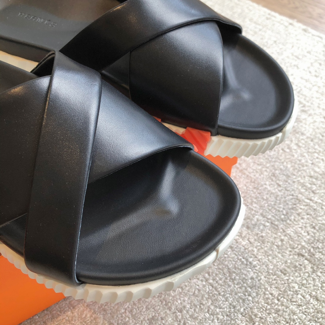 UA H**me5 Infra sandal