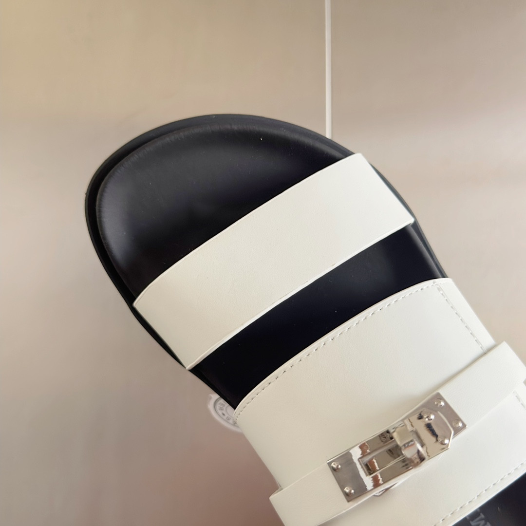 UA H**me5 Jackson sandal