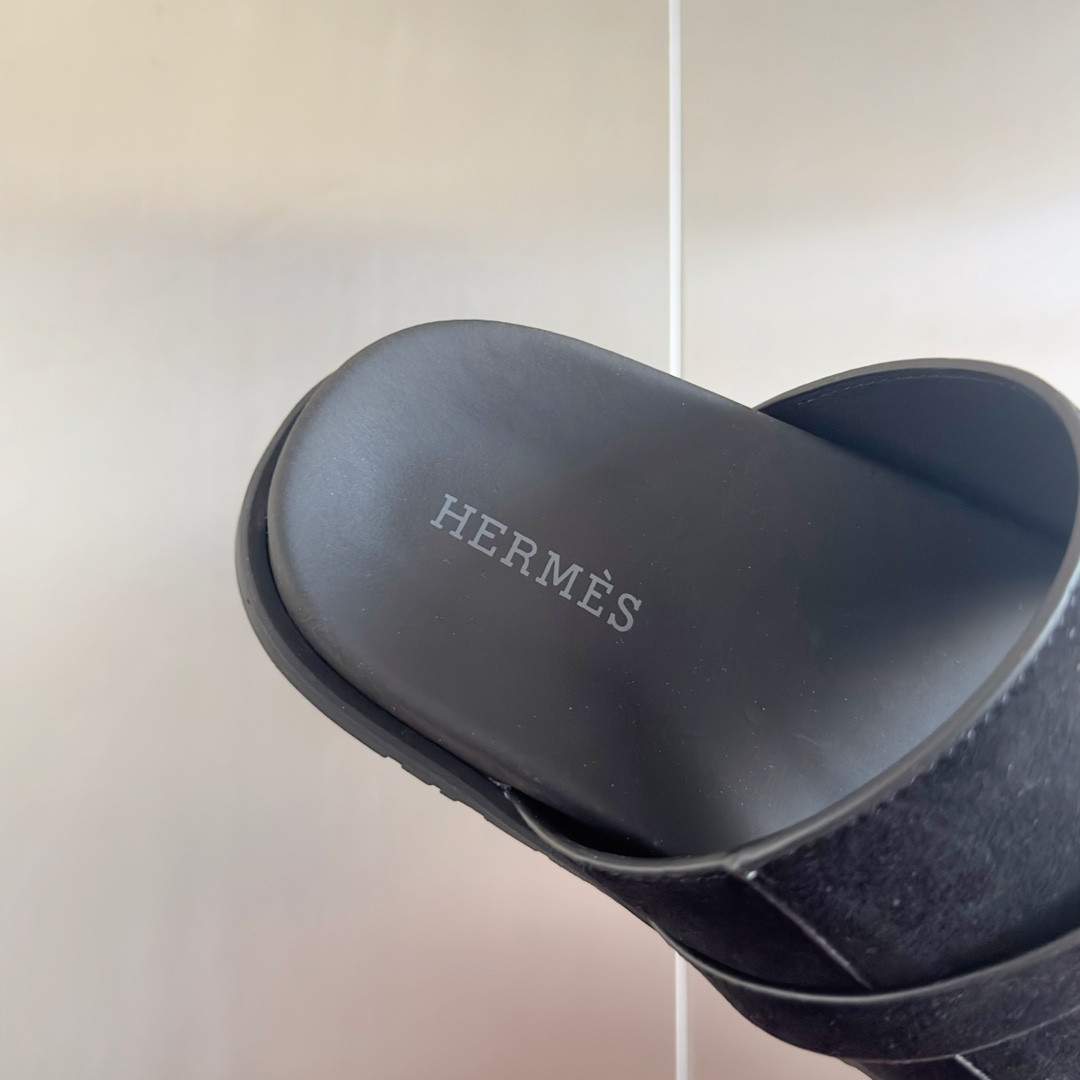 UA H**me5 Jackson sandal