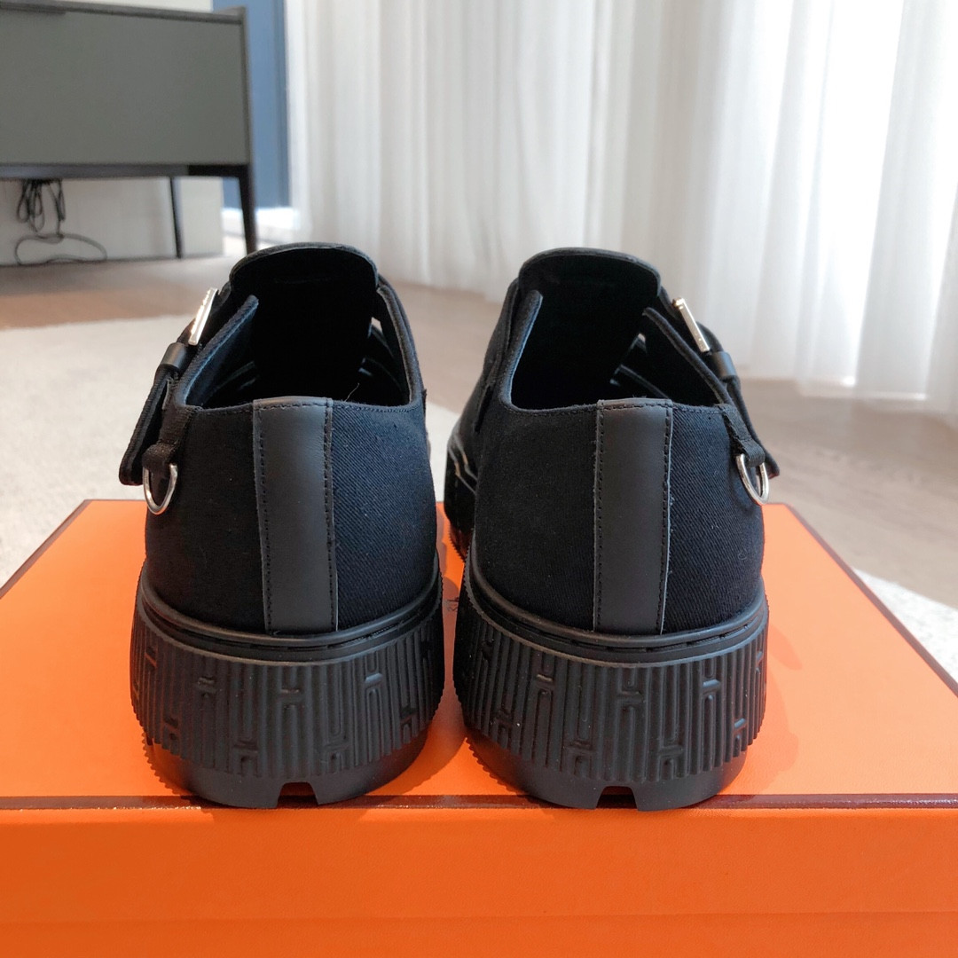 UA H**me5 Item sandal