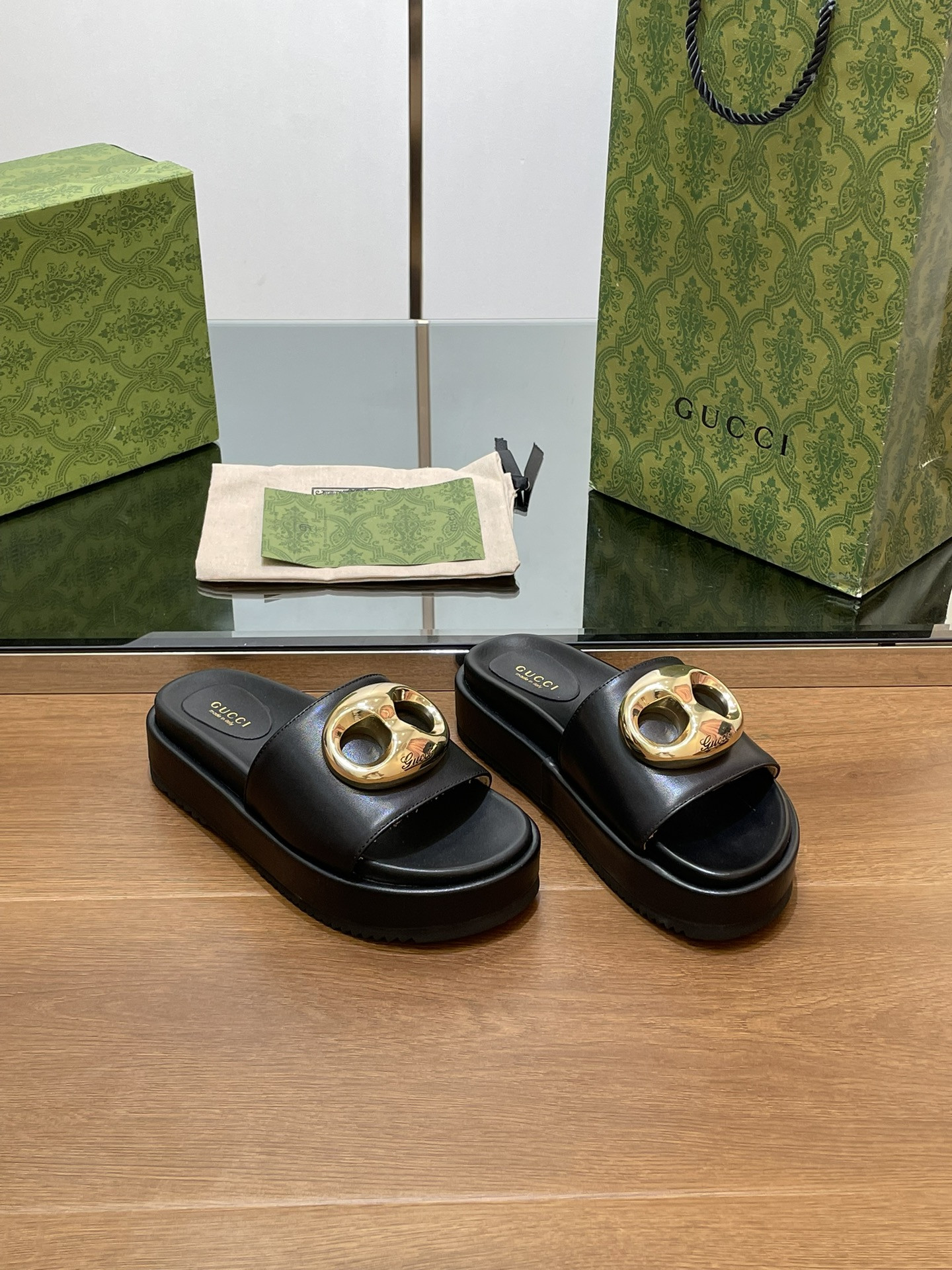 UA Gvc*1 MARINA CHAIN SLIDE