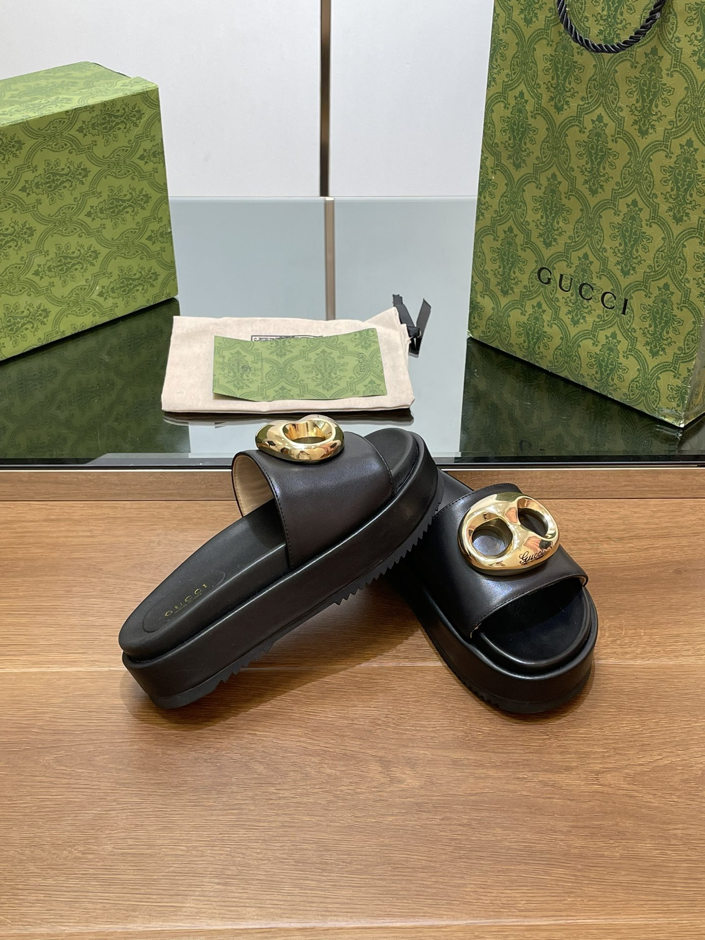 UA Gvc*1 MARINA CHAIN SLIDE