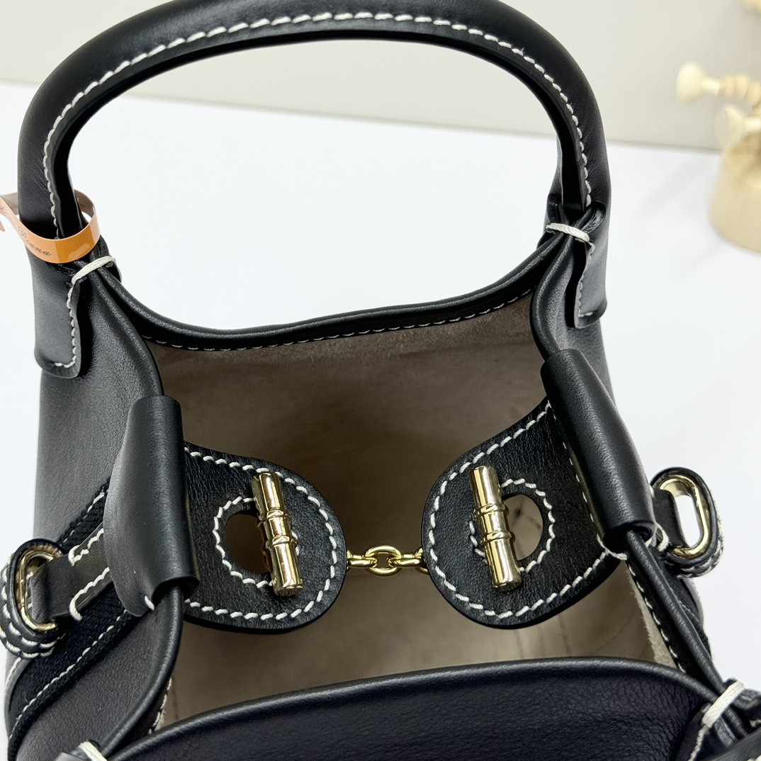 L0r0 P1ana Micro Bale bag Smooth Calfskin 23 x 16 x 14 cm