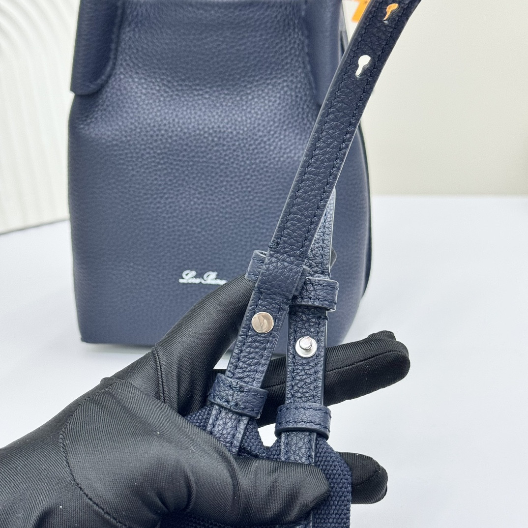 L0r0 P1ana Micro Bale bag Grained Calfskin 16x13x13cm