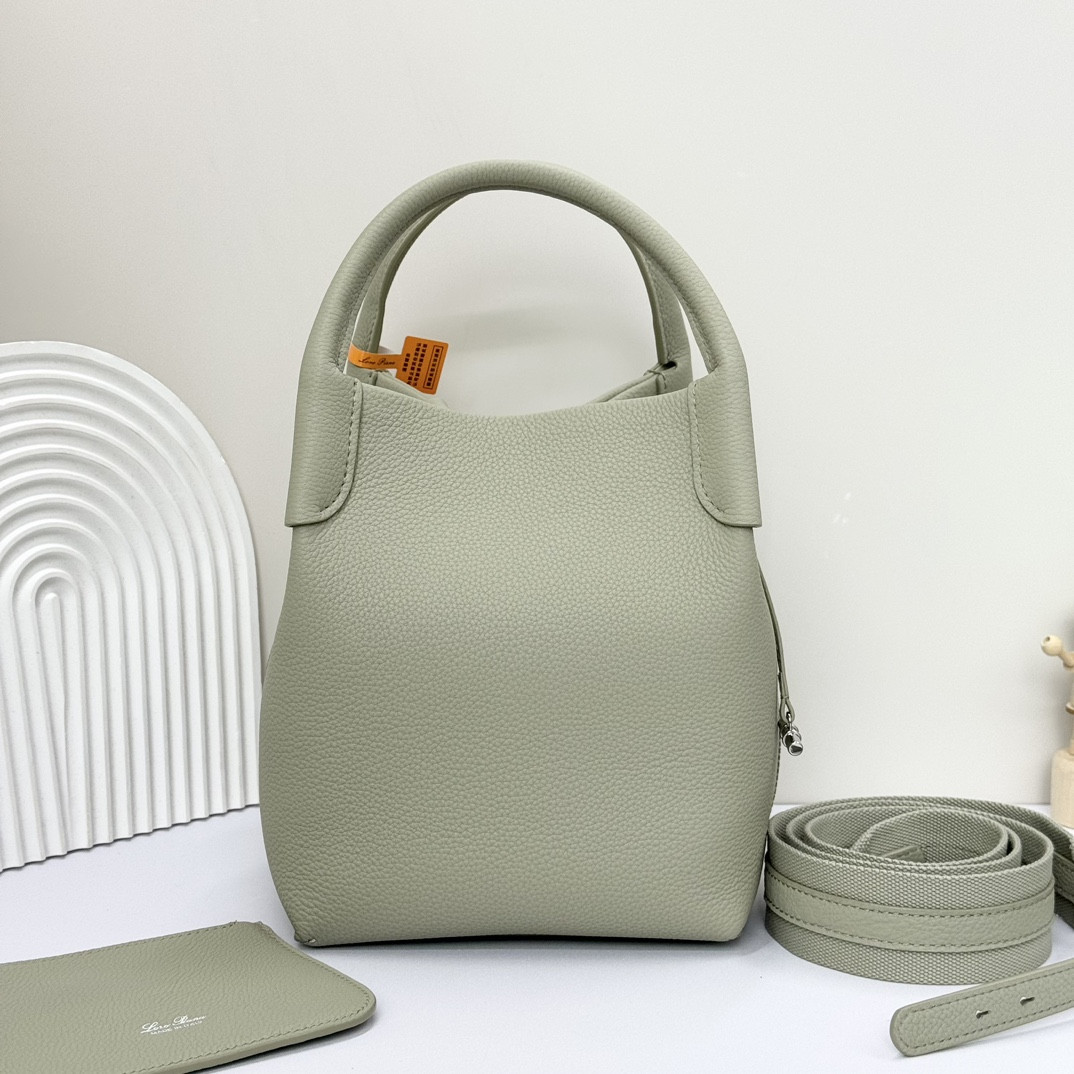 L0r0 P1ana Small Bale Bag Grained Calfskin 17 x 17 x 21 cm