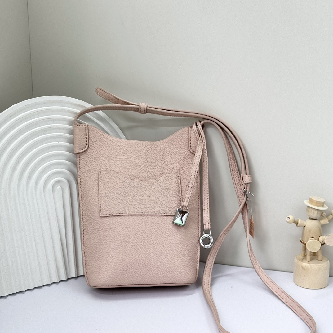 L0r0 P1ana Mini Bale Bag Calfskin 20x15x4cm