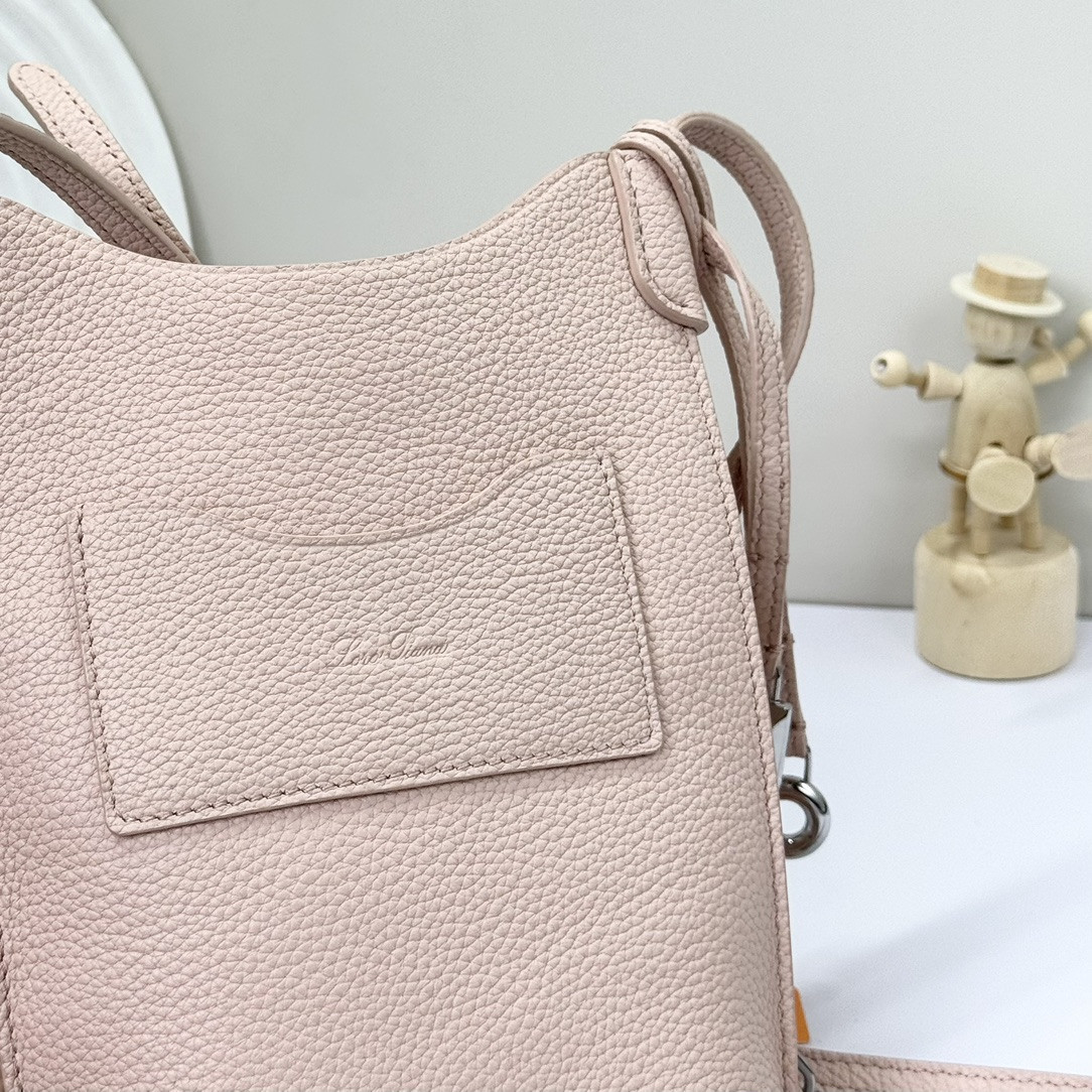 L0r0 P1ana Mini Bale Bag Calfskin 20x15x4cm