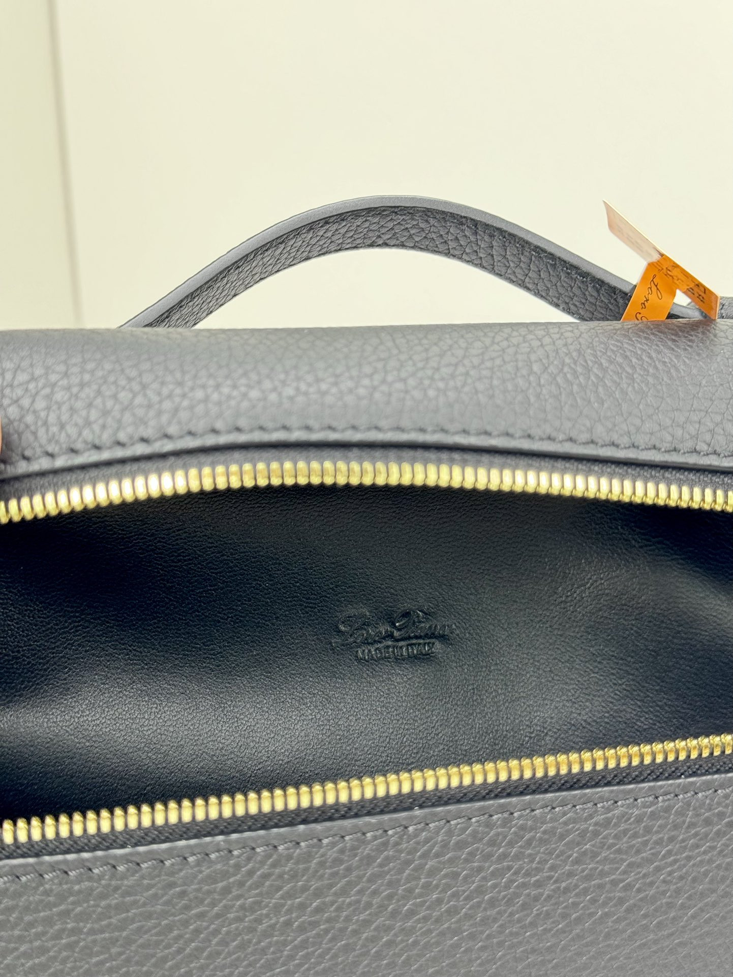 L0r0 P1ana Extra Pocket backpack L23.5 Grained Calfskin 23 x 21 x 8 cm