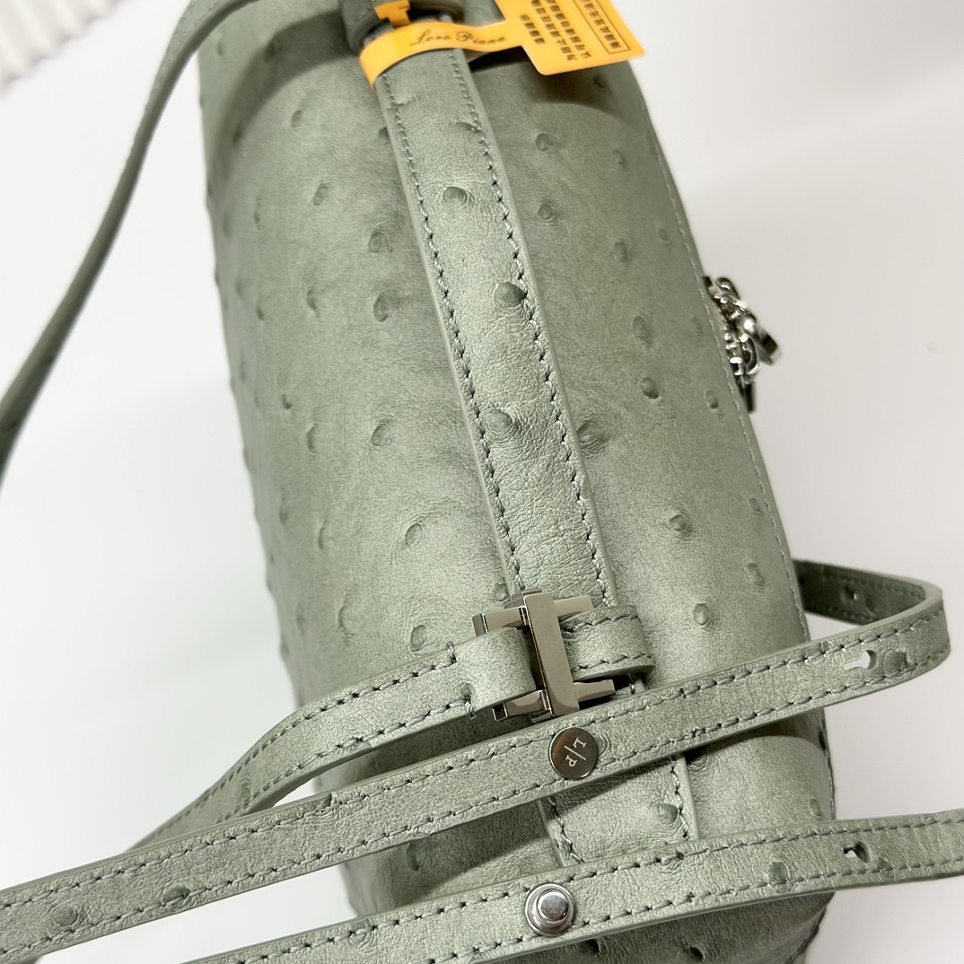 L0r0 P1ana Extra Pocket backpack L23.5 Ostrich-grained Leather 23 x 21 x 8 cm