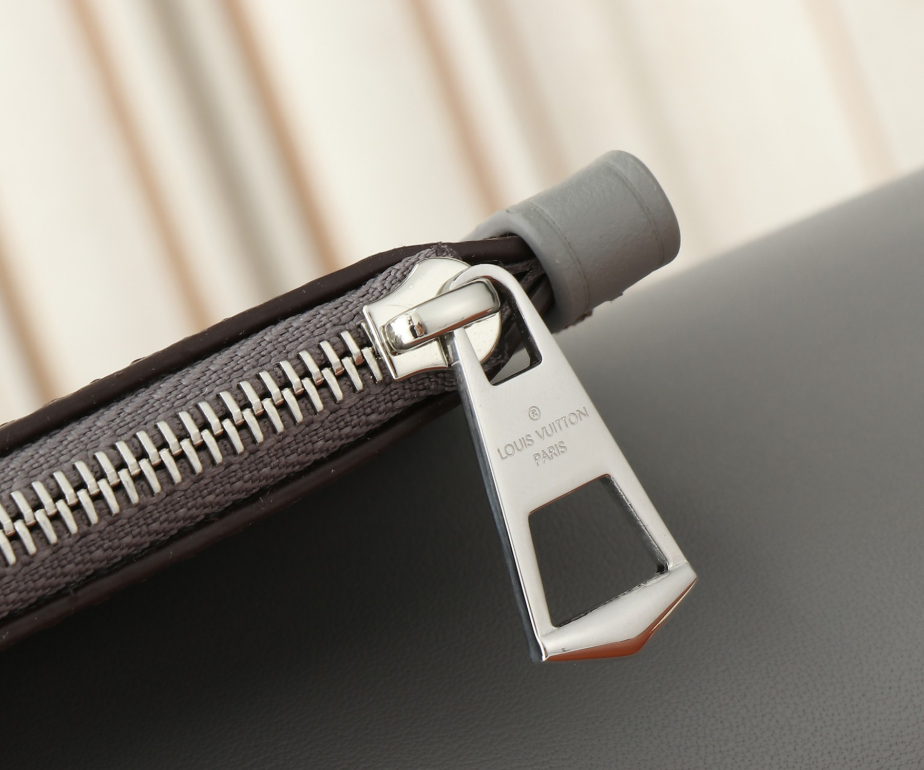 LV CarryAll Dark M12583 39x30x15CM