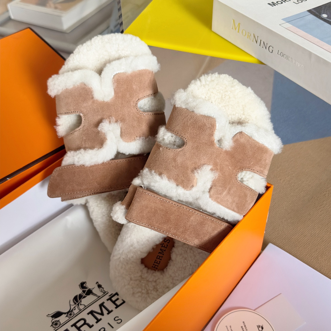 UA H**me5 Chypre sandal