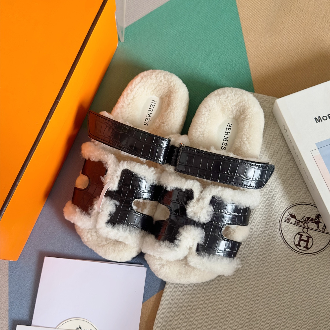 UA H**me5 Chypre sandal