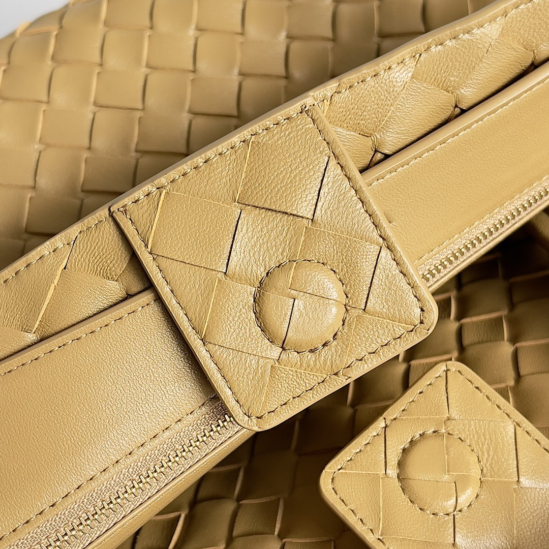 B0tt*ga Ven*ta Medium Andiamo 32x25x11CM