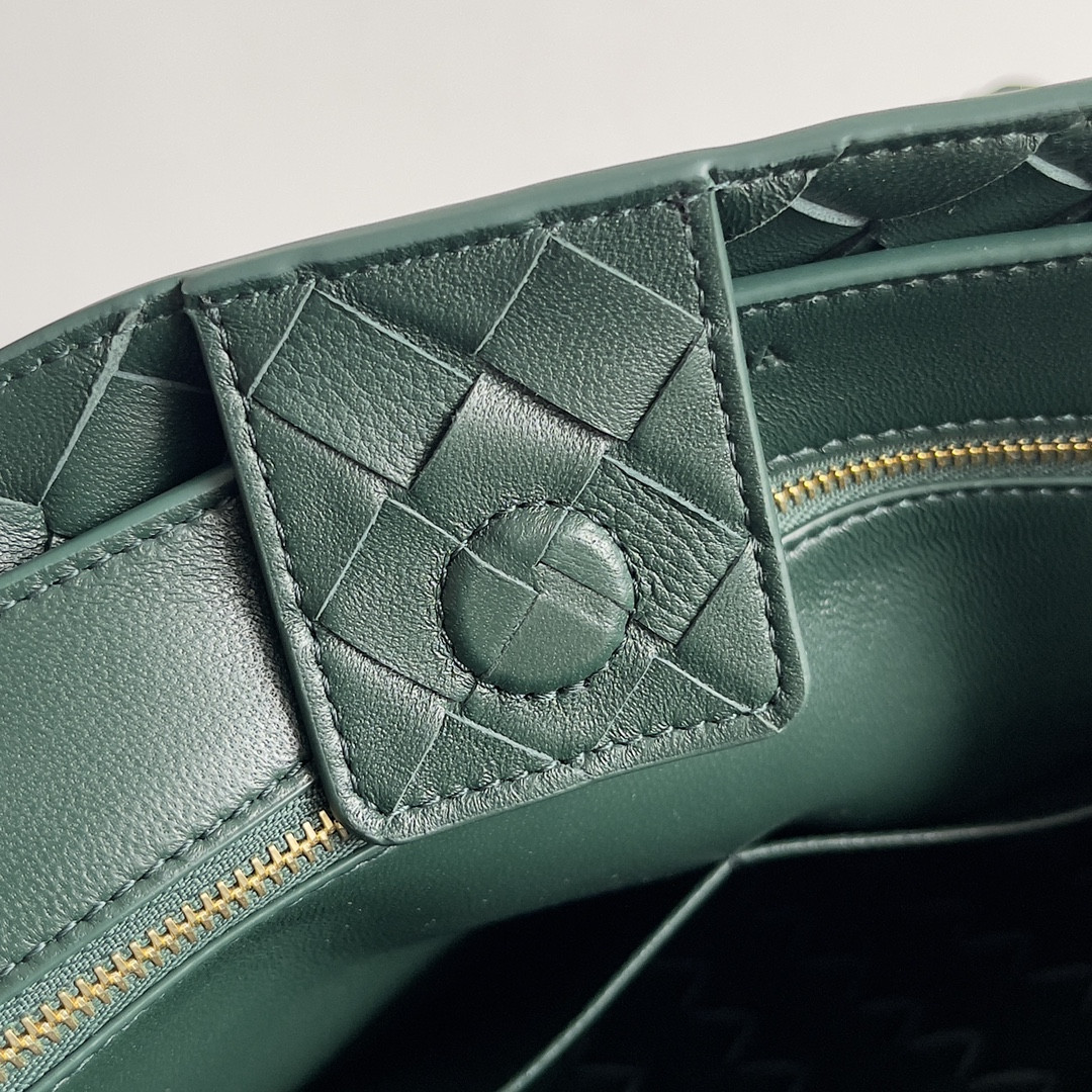 B0tt*ga Ven*ta Medium Andiamo 32x25x11CM