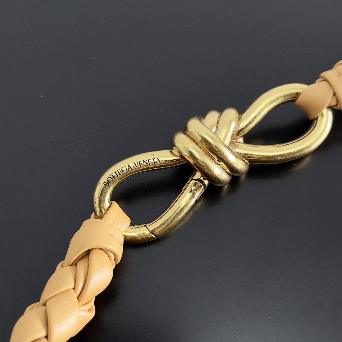 B0tt*ga Ven*ta Medium Andiamo 32x25x11CM