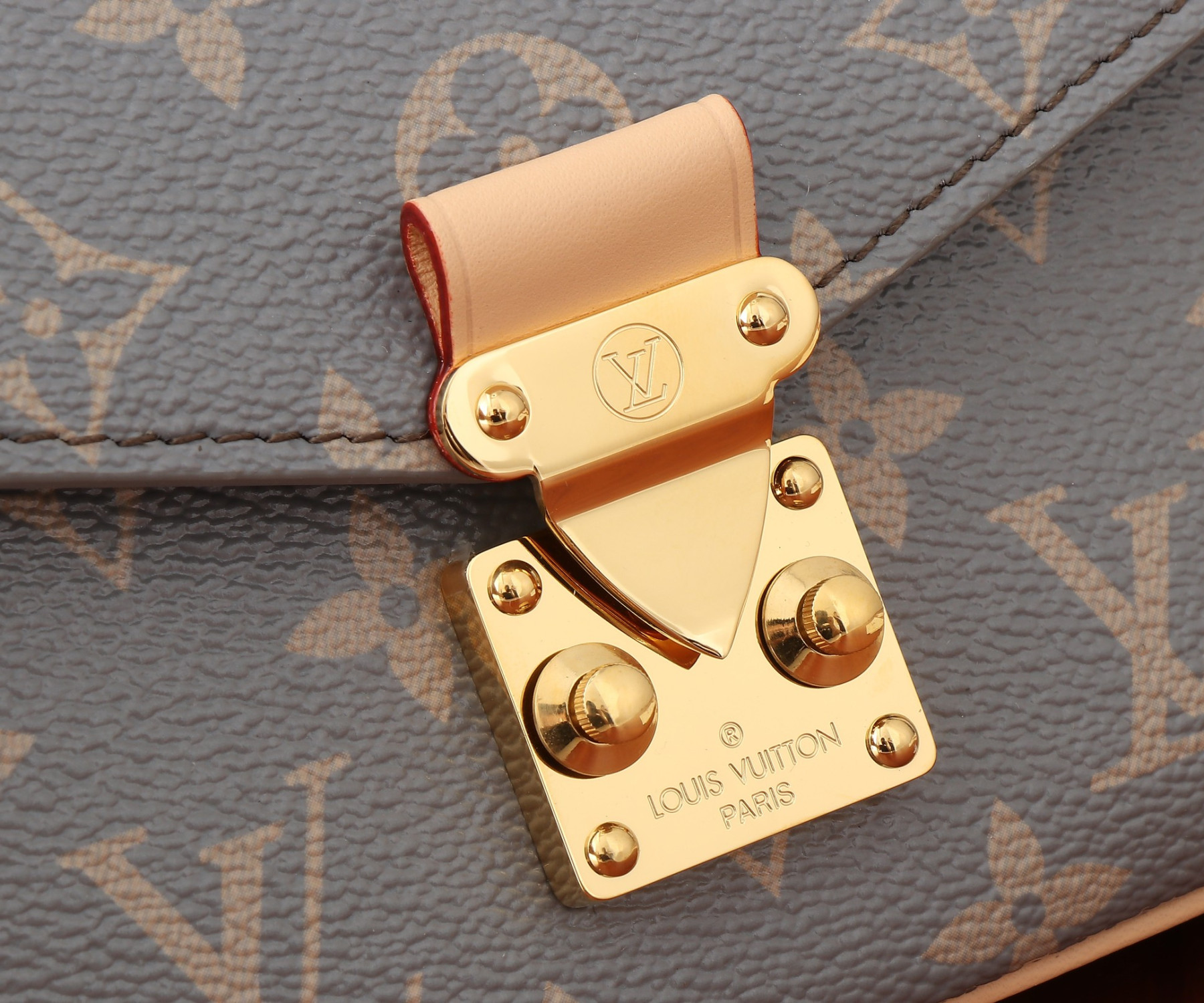 LV Pochette Métis East West M12429 21.5x13.5x6CM