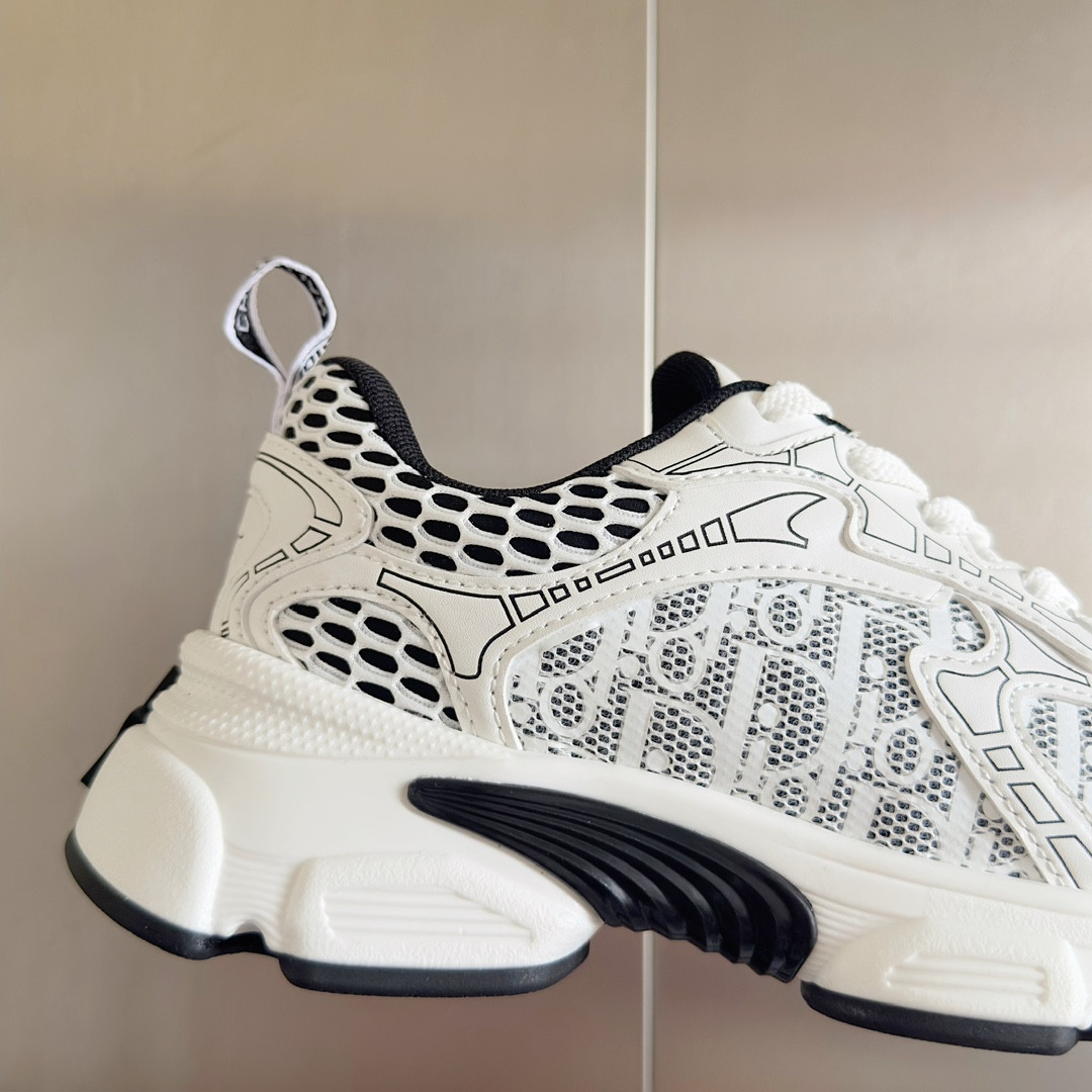 UA D10r Vibe Sneaker