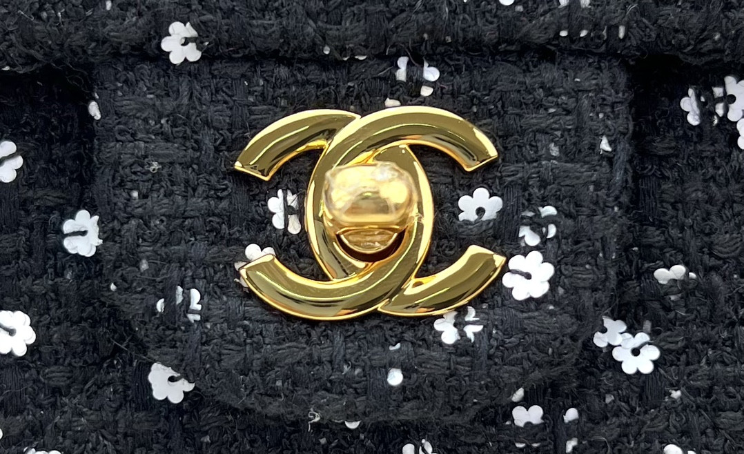 Ch**el Classic Flap Bag 20cm