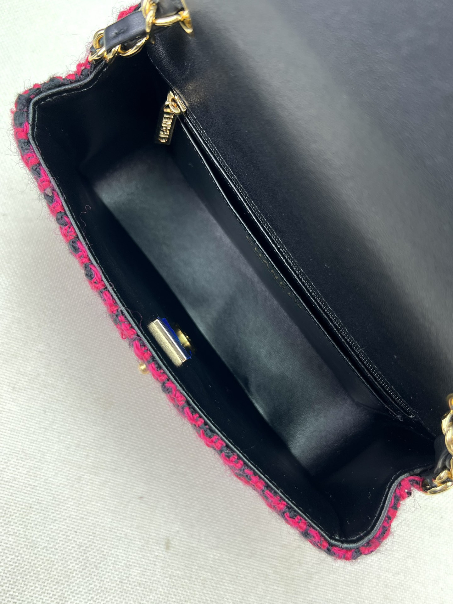 Ch**el Classic Flap Bag 20cm