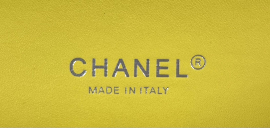 Ch**el Classic Flap Bag 25cm