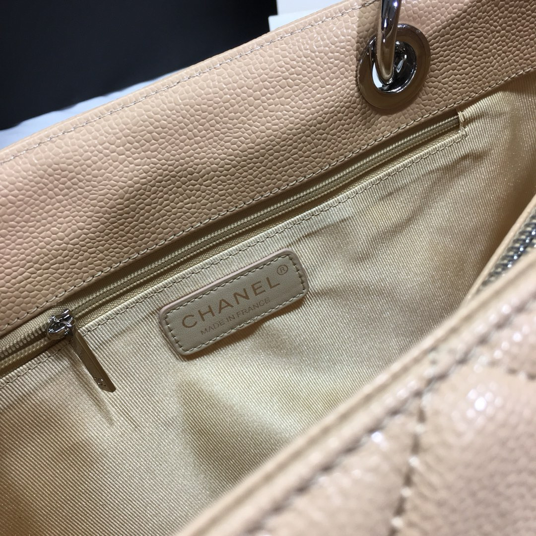 Ch**el GST CAVIAR LEATHER HARDWARE 24X33X13CM