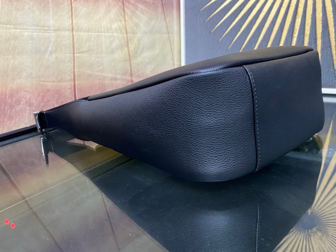 Y51 LE 5 À 7  23x22x8cm