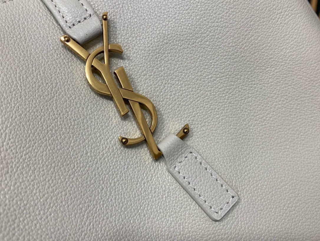 Y51 LE 5 À 7 23x22x8cm