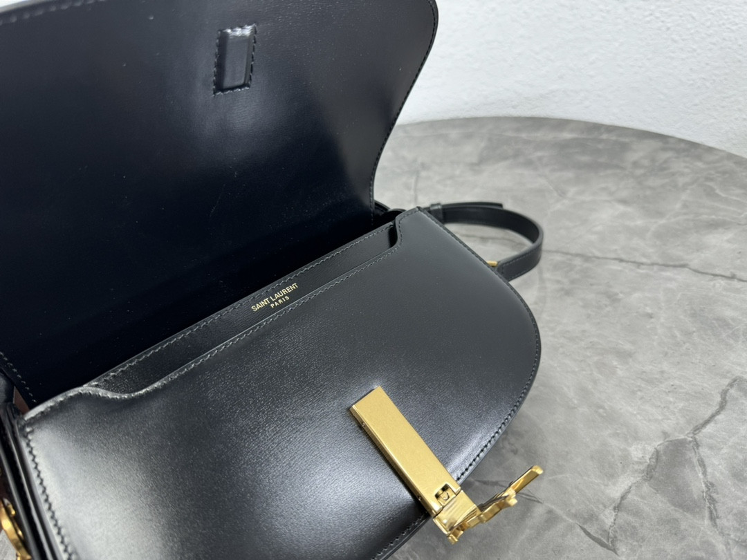 Y51 VOLTAIRE in BOX Sa1nt Lau*nt 24x15x5cm