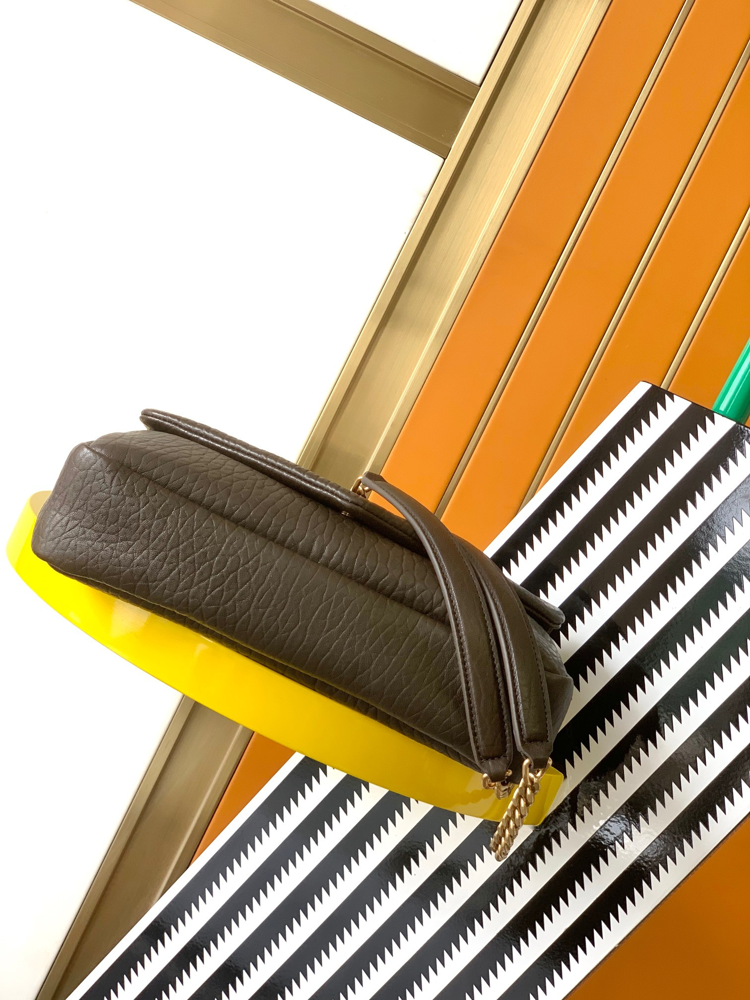 Y51 Calypso small in plunged lambskin 26x14x7cm