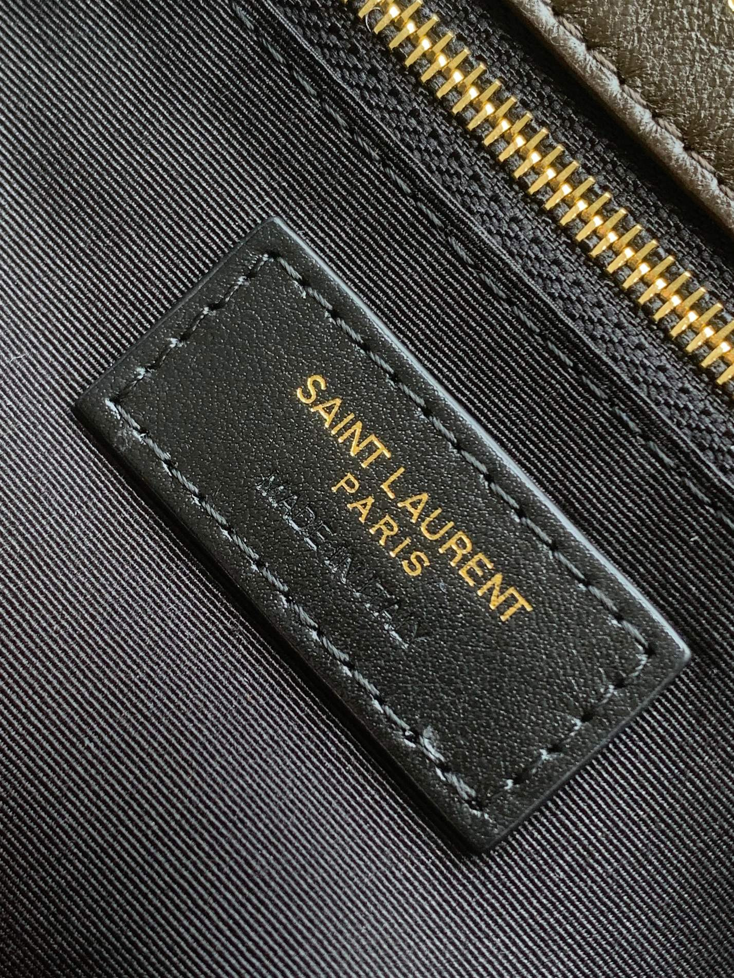 Y51 Calypso small in plunged lambskin 26x14x7cm