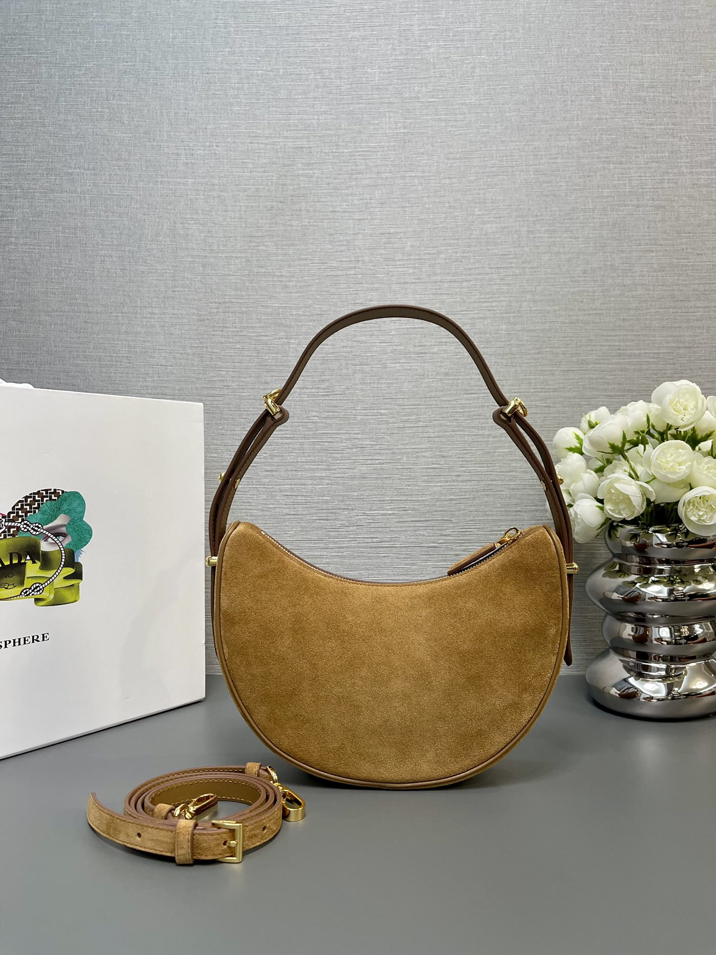 Pra*a Arqué suede shoulder bag 22.5x18.5x6.5cm