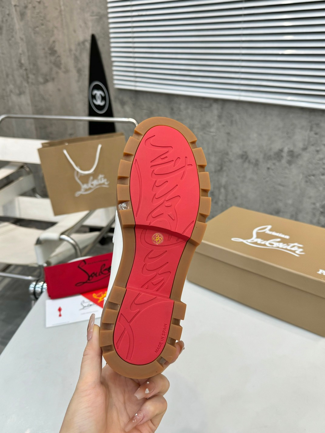 UA Chr1st1an Louboutin(CL) logo design,the latest runway version of the red-soled shoes