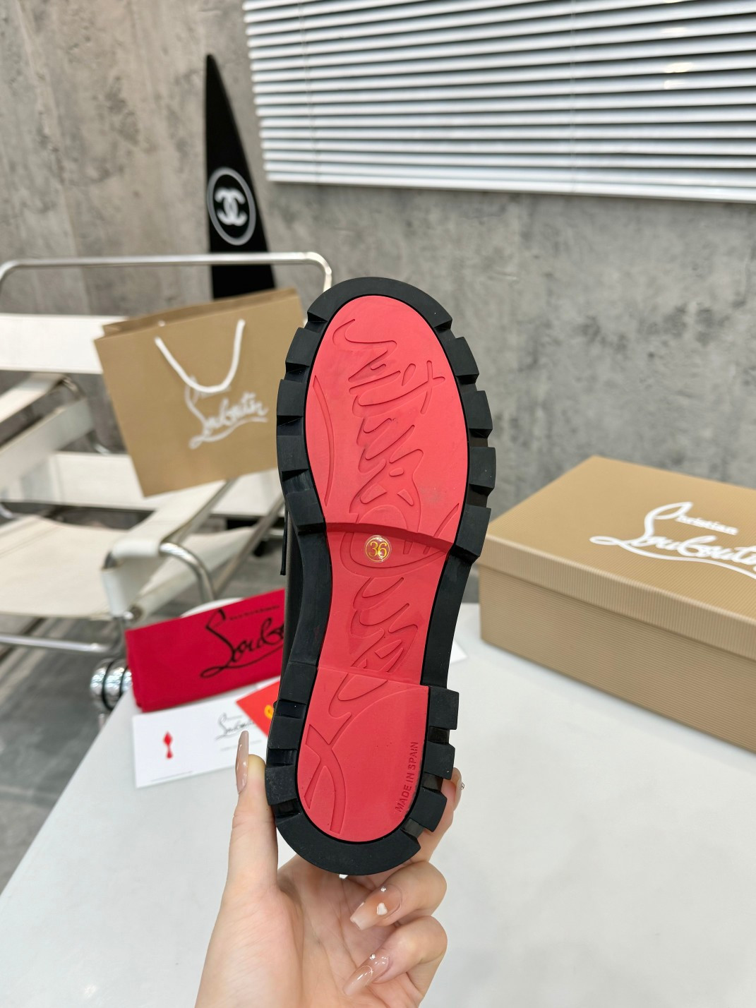 UA Chr1st1an Louboutin(CL) logo design,the latest runway version of the red-soled shoes