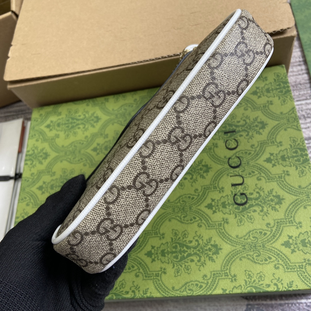 Gvc*1  X Hattie Stewart  BAG  10 x 19 x 3 CM