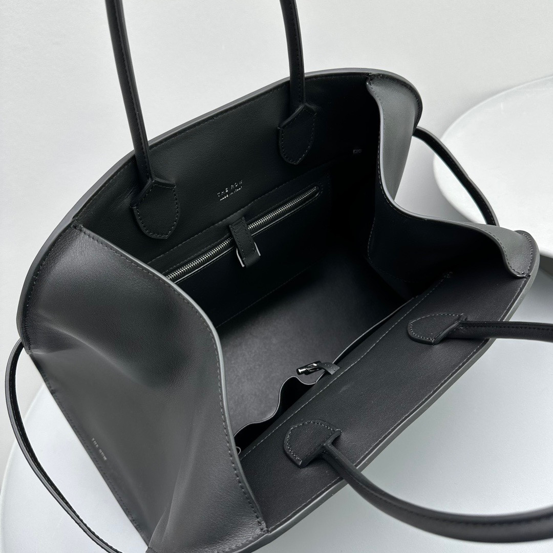 The R0w Margaux belt 15 38.5x16x30cm