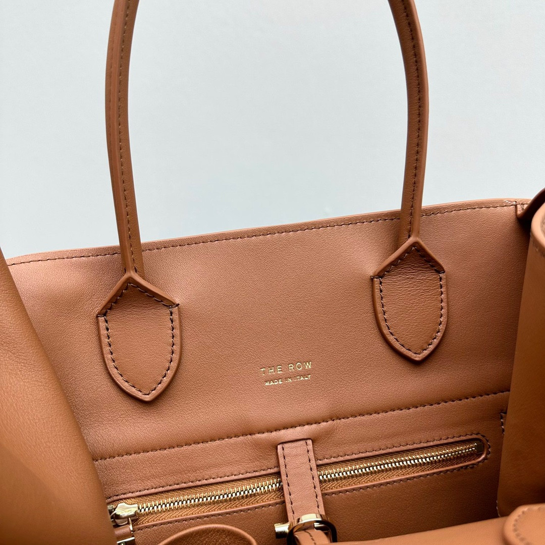 The R0w Margaux belt 15 38.5x16x30cm