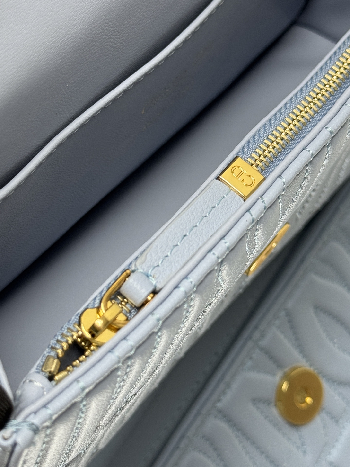 D10r Miss D10r flap bag 22 x 11 x 6 cm