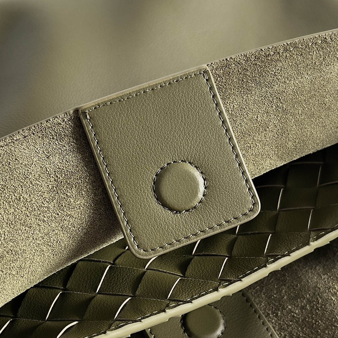 B0tt*ga Ven*ta Medium Andiamo 32x25x11CM