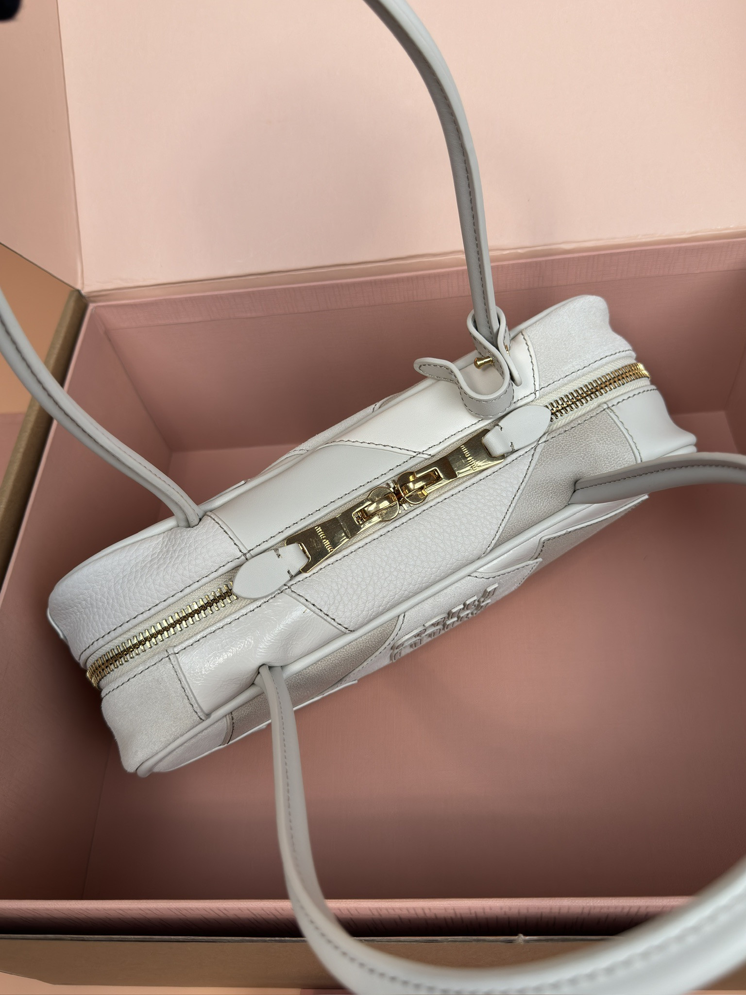 Miu Miu Leather Beau Bag 28×15×9cm